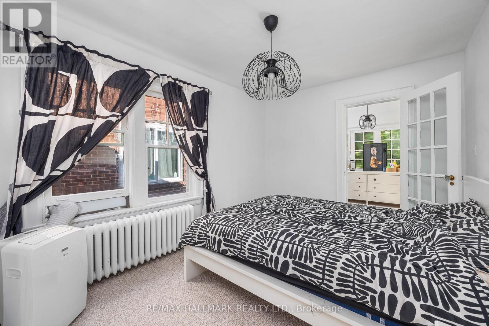 Photo 24 of 33 Austin Terrace, Toronto ON
