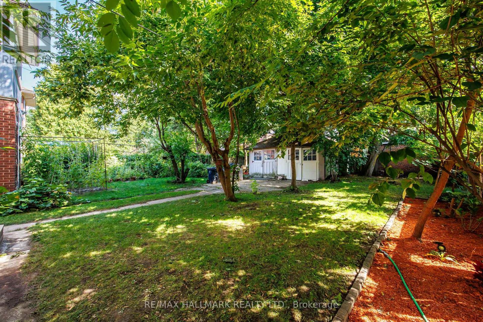 Photo 35 of 33 Austin Terrace, Toronto ON
