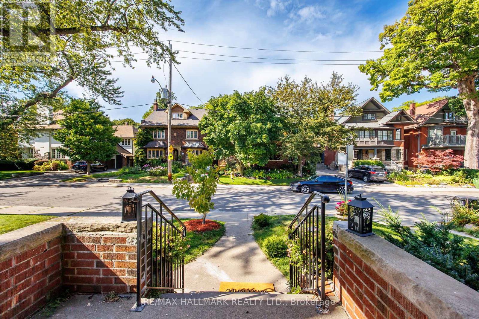 Photo 5 of 33 Austin Terrace, Toronto ON