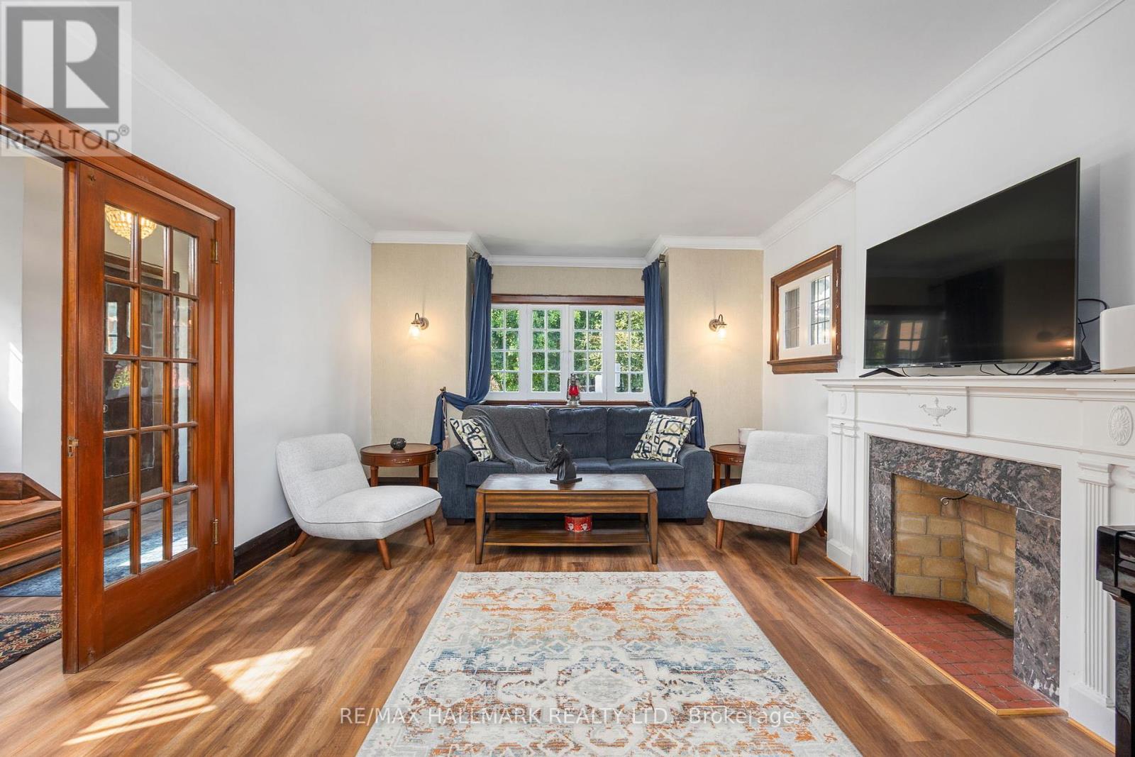 Photo 9 of 33 Austin Terrace, Toronto ON