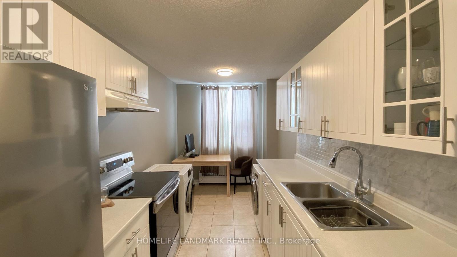 Photo 4 of 513 175 Hilda Avenue, Toronto ON
