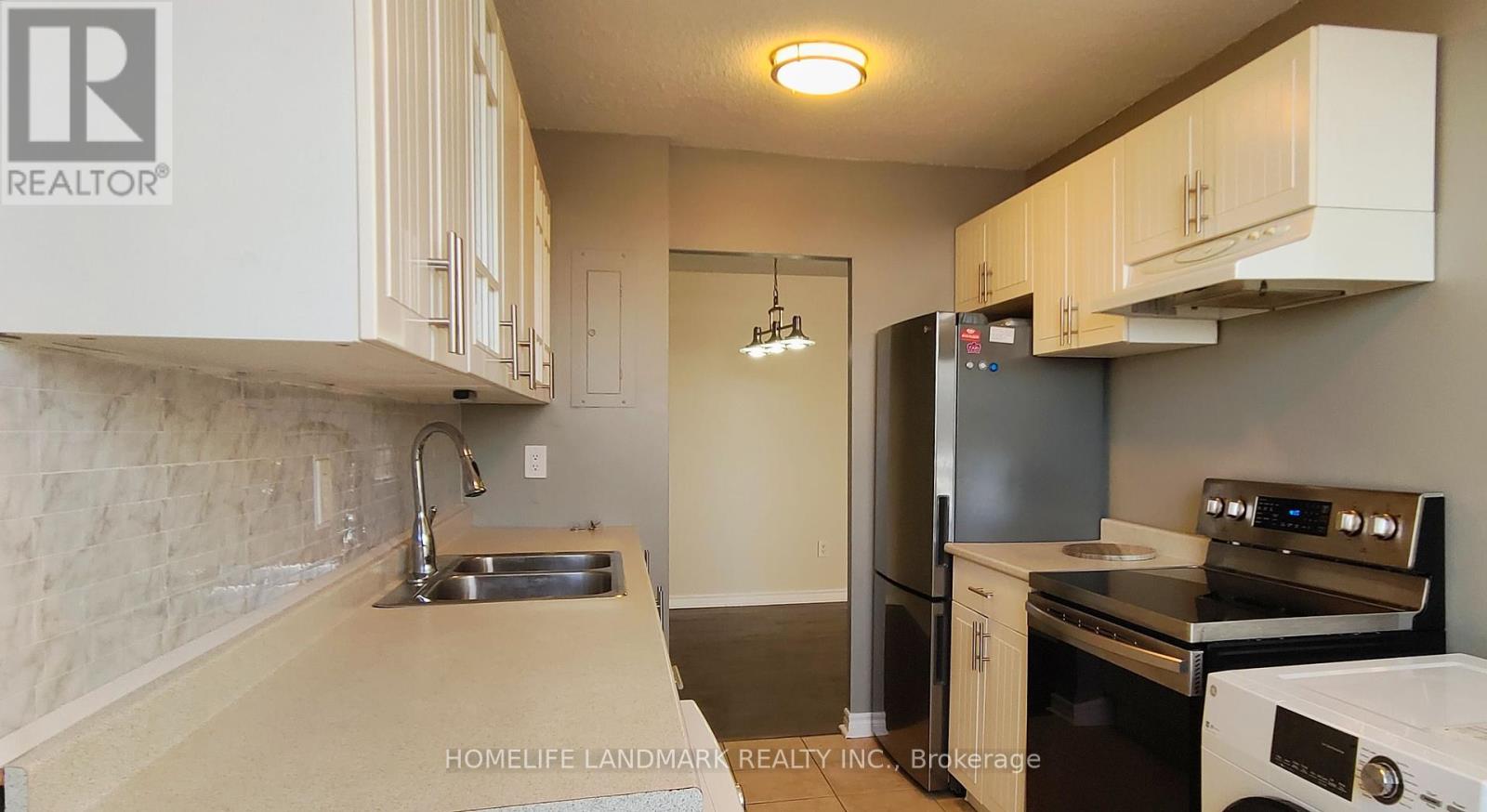 Photo 6 of 513 175 Hilda Avenue, Toronto ON