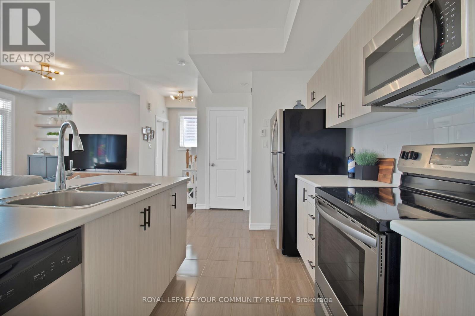 Photo 12 of 2574 William Jackson Drive, Pickering ON