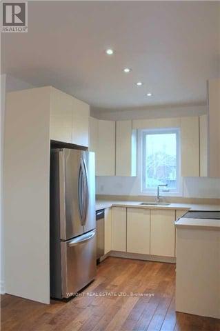 Photo 12 of 3 120 Walmer Road, Toronto ON
