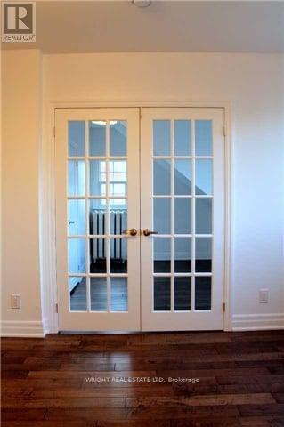 Photo 10 of 3 120 Walmer Road, Toronto ON