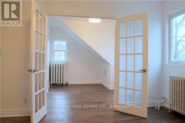 Photo 14 of 3 120 Walmer Road, Toronto ON