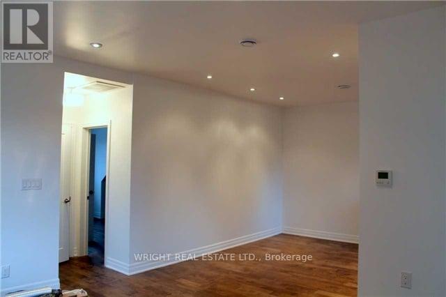 Photo 8 of 3 120 Walmer Road, Toronto ON