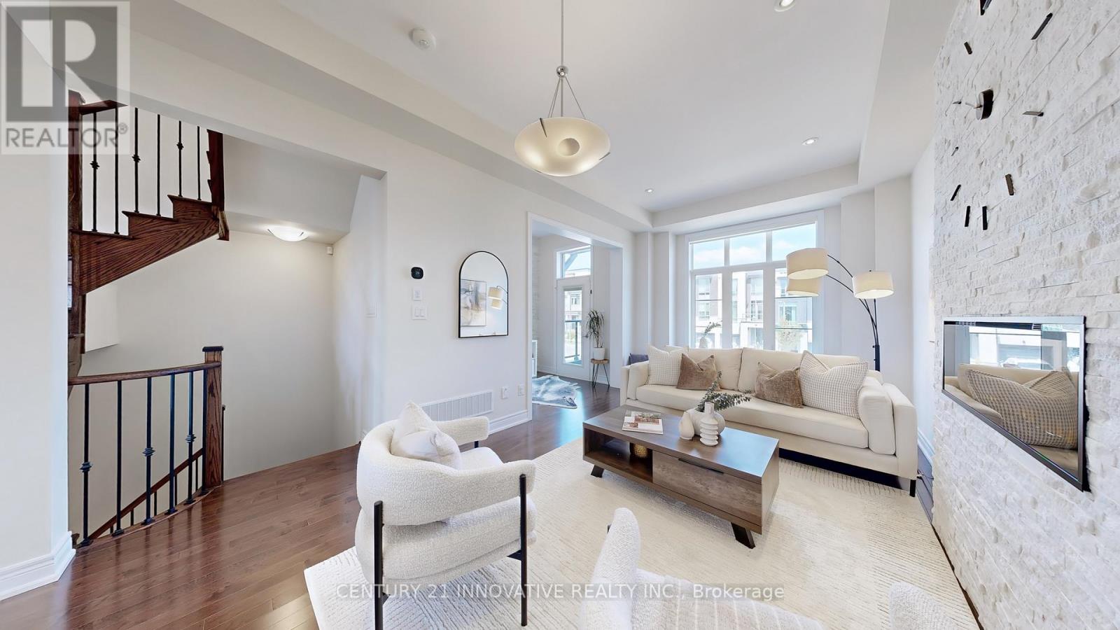 Photo 3 of 577 Marc Santi Boulevard, Vaughan ON