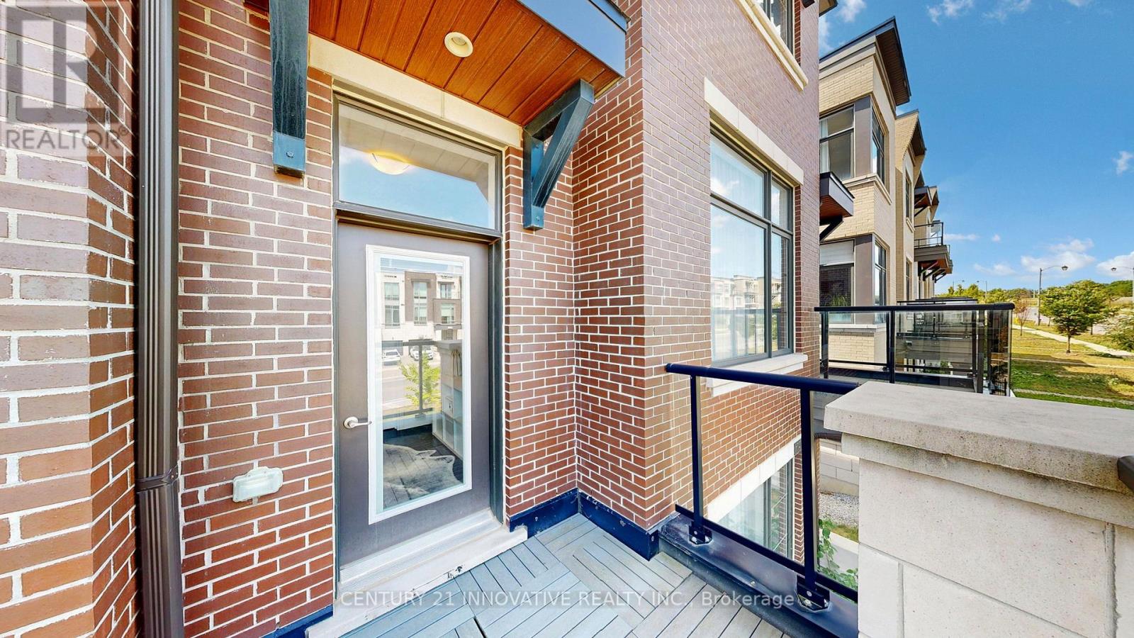 Photo 6 of 577 Marc Santi Boulevard, Vaughan ON