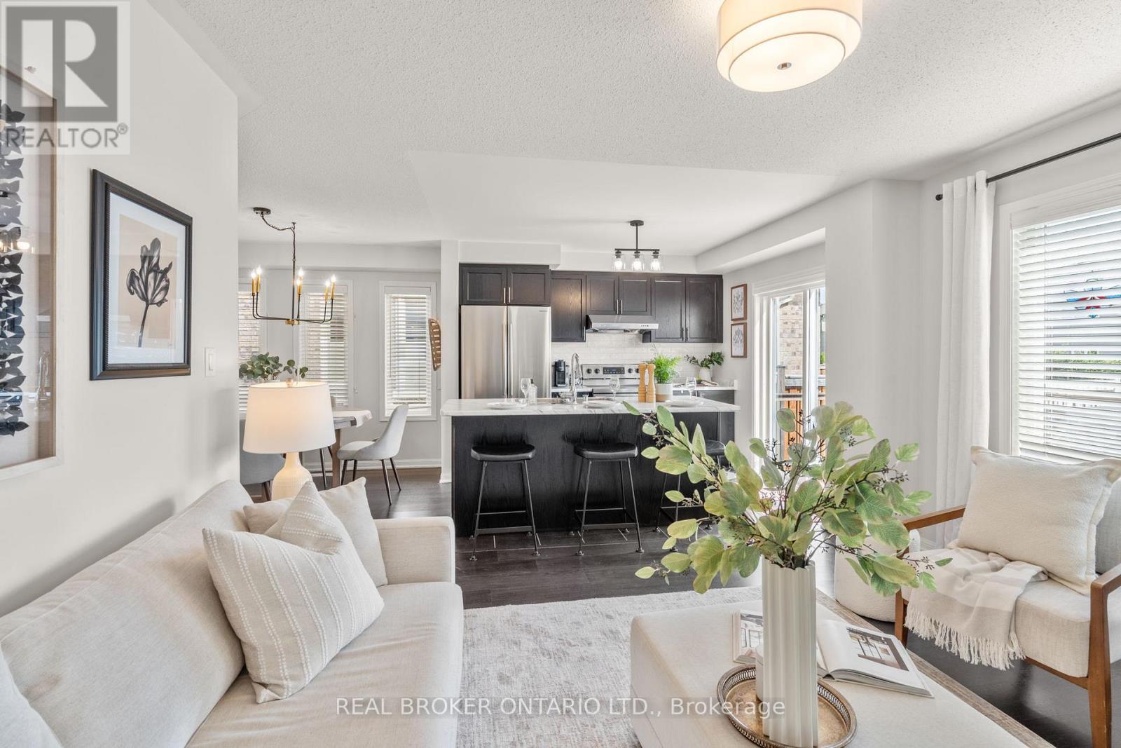 Photo 10 of 5 Don Hadden Crescent, Brock ON