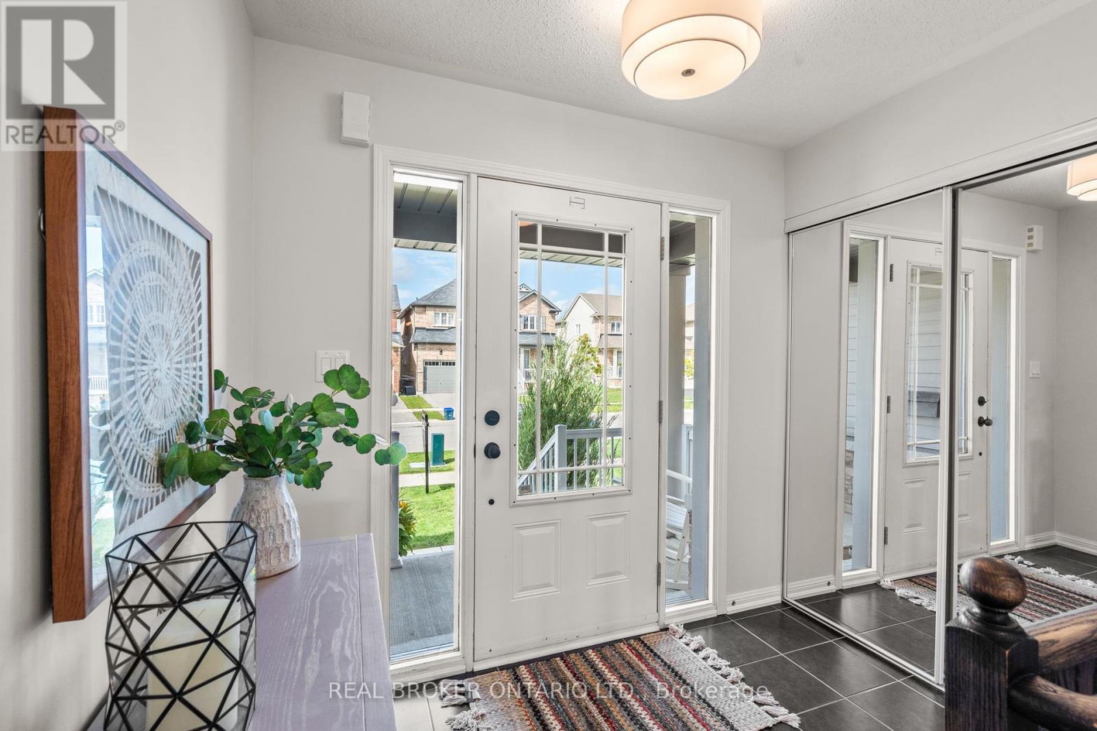 Photo 3 of 5 Don Hadden Crescent, Brock ON