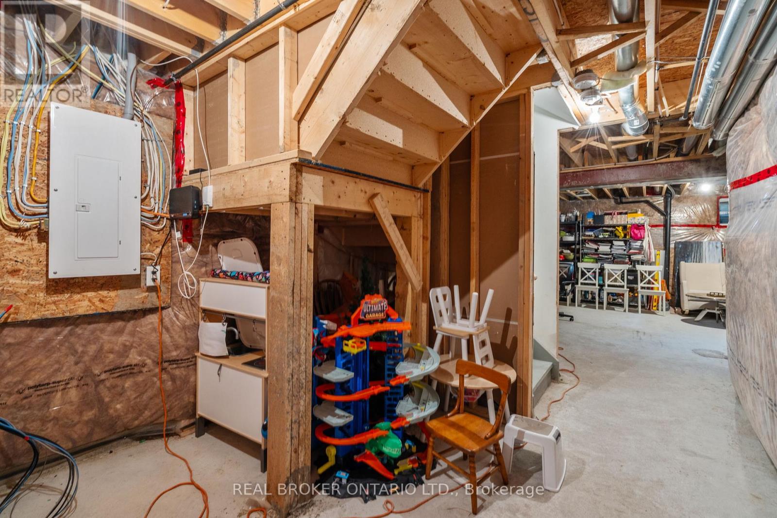 Photo 31 of 5 Don Hadden Crescent, Brock ON