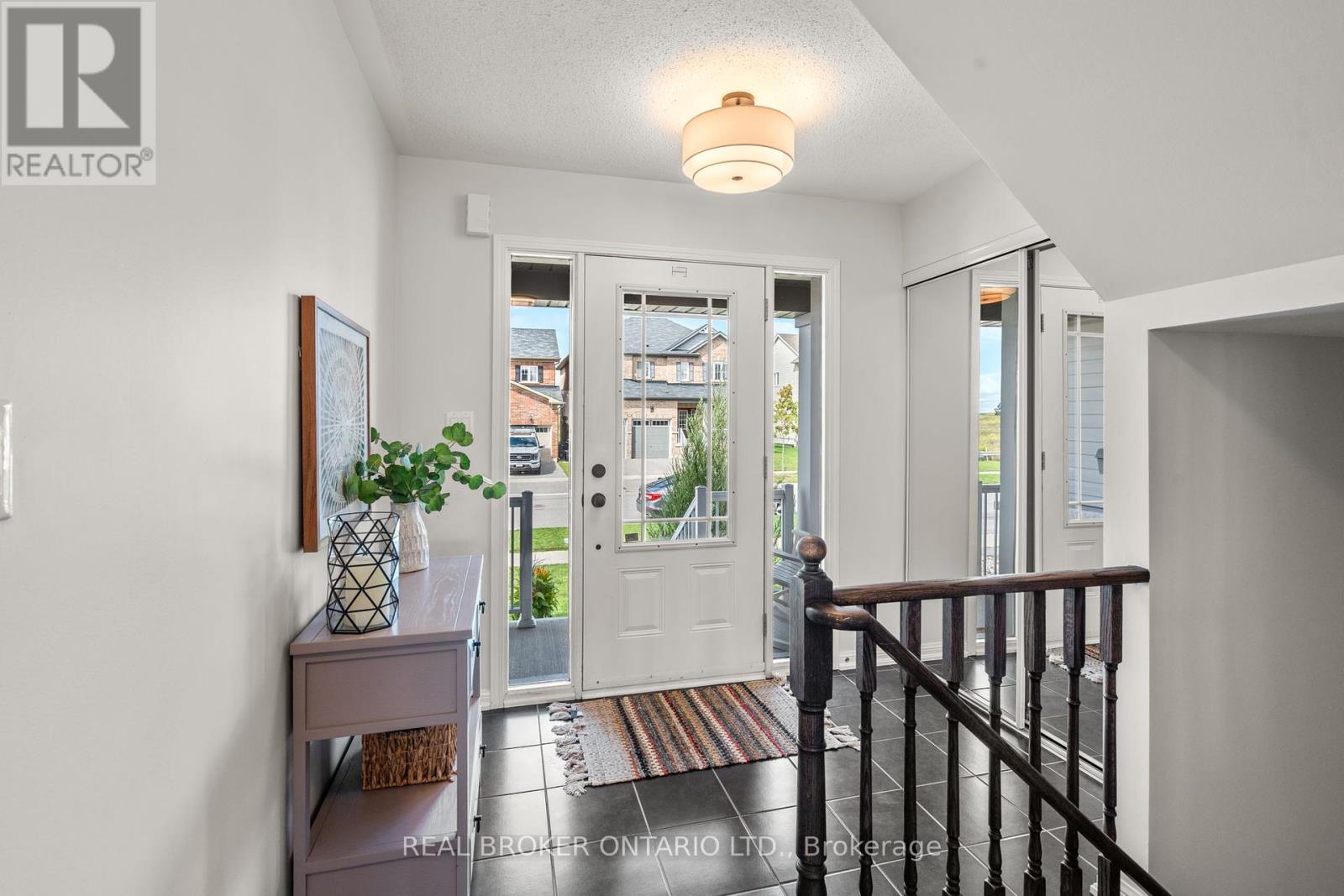 Photo 4 of 5 Don Hadden Crescent, Brock ON