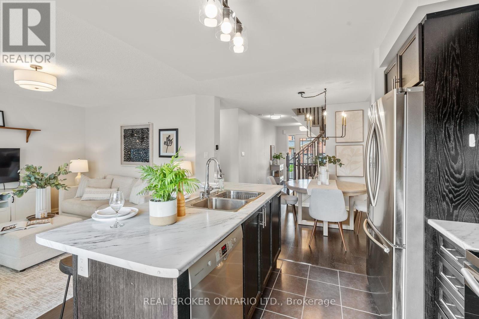 Photo 6 of 5 Don Hadden Crescent, Brock ON