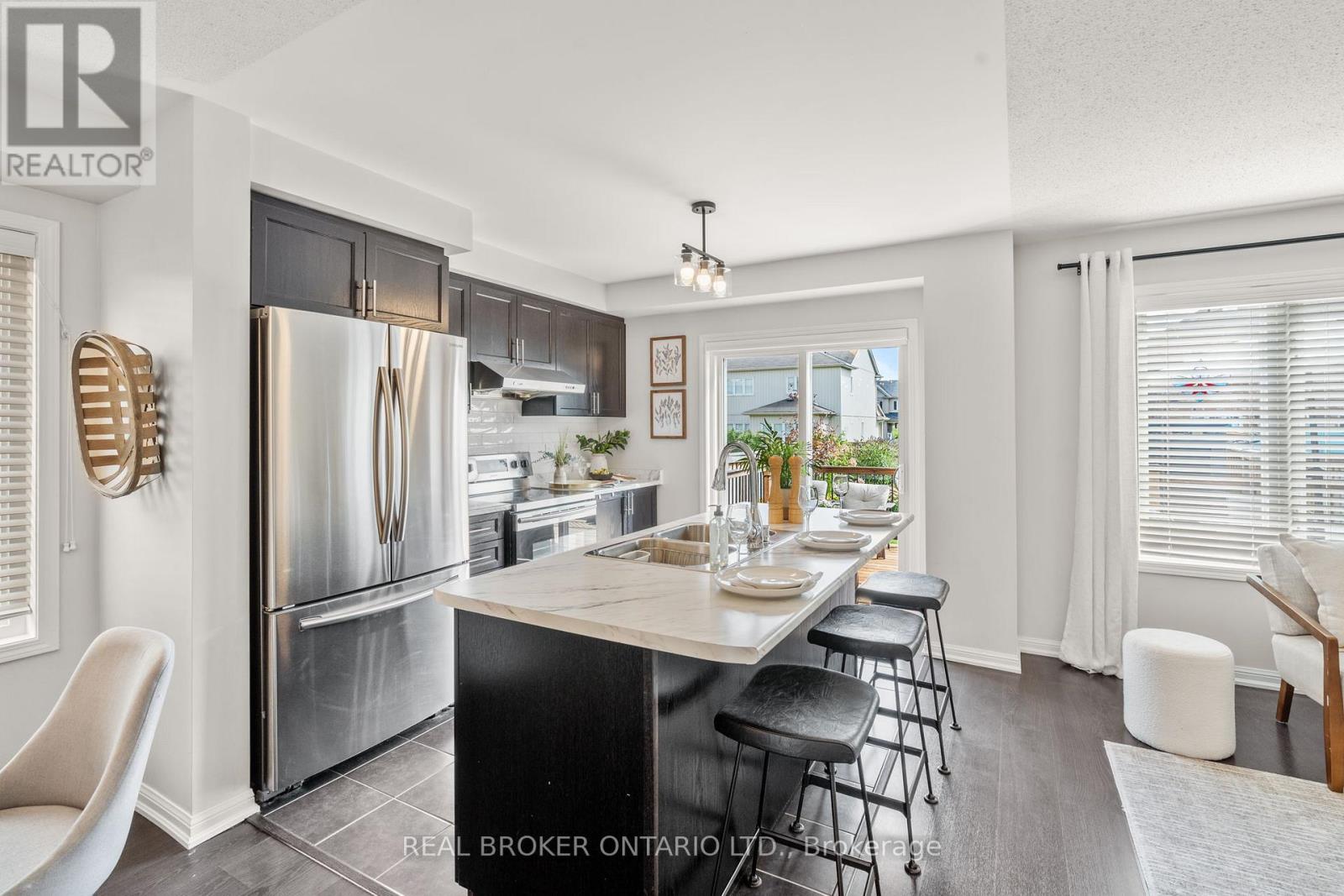 Photo 9 of 5 Don Hadden Crescent, Brock ON