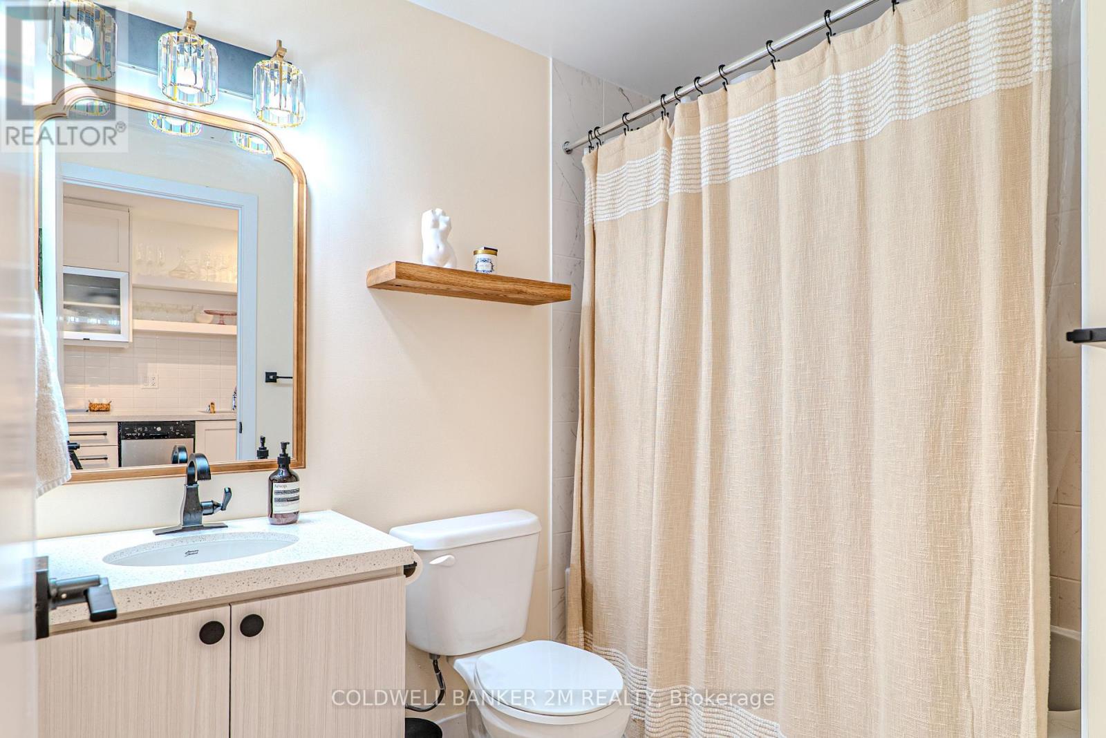 Photo 18 of 817 2433 Dufferin Street, Toronto ON