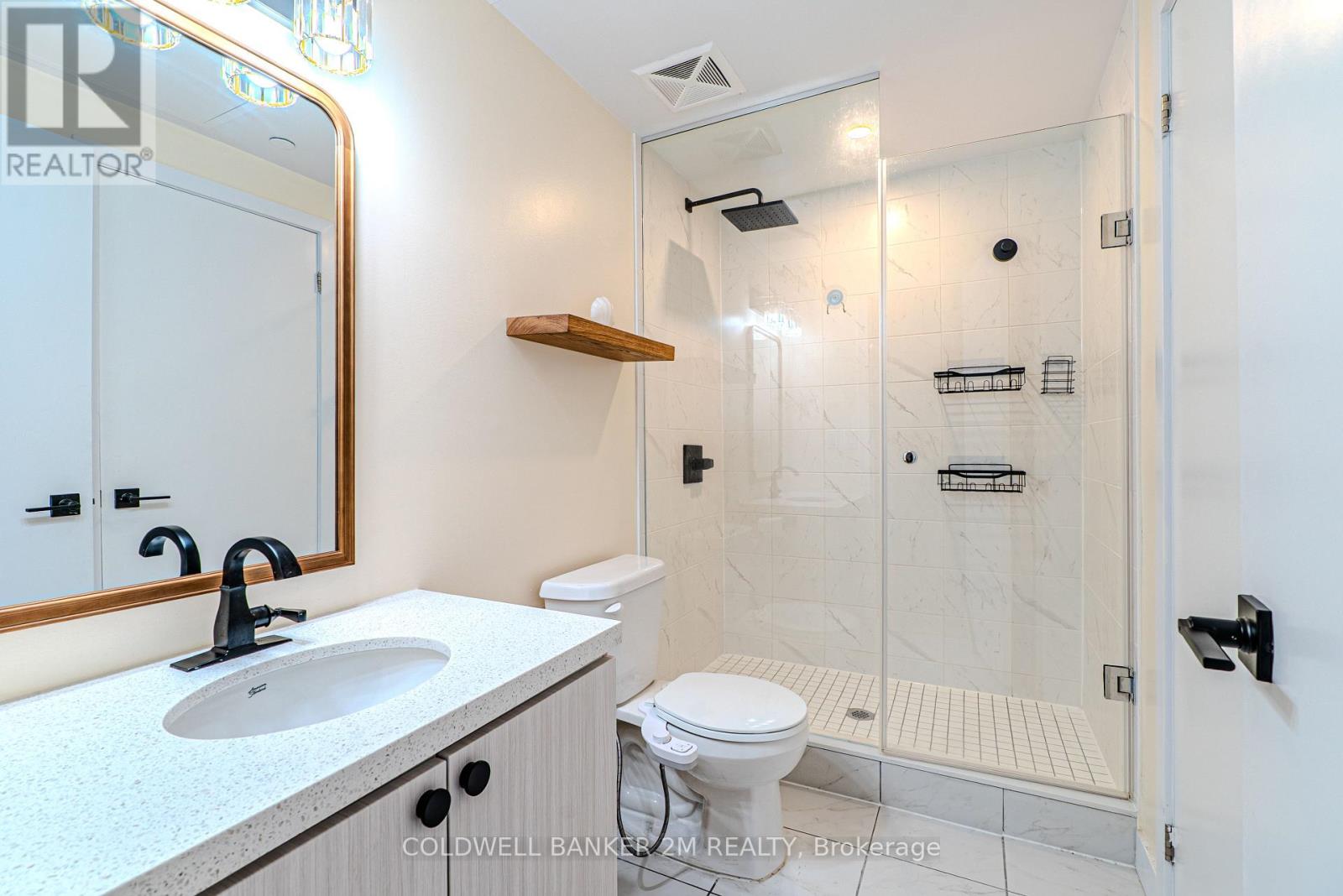 Photo 25 of 817 2433 Dufferin Street, Toronto ON