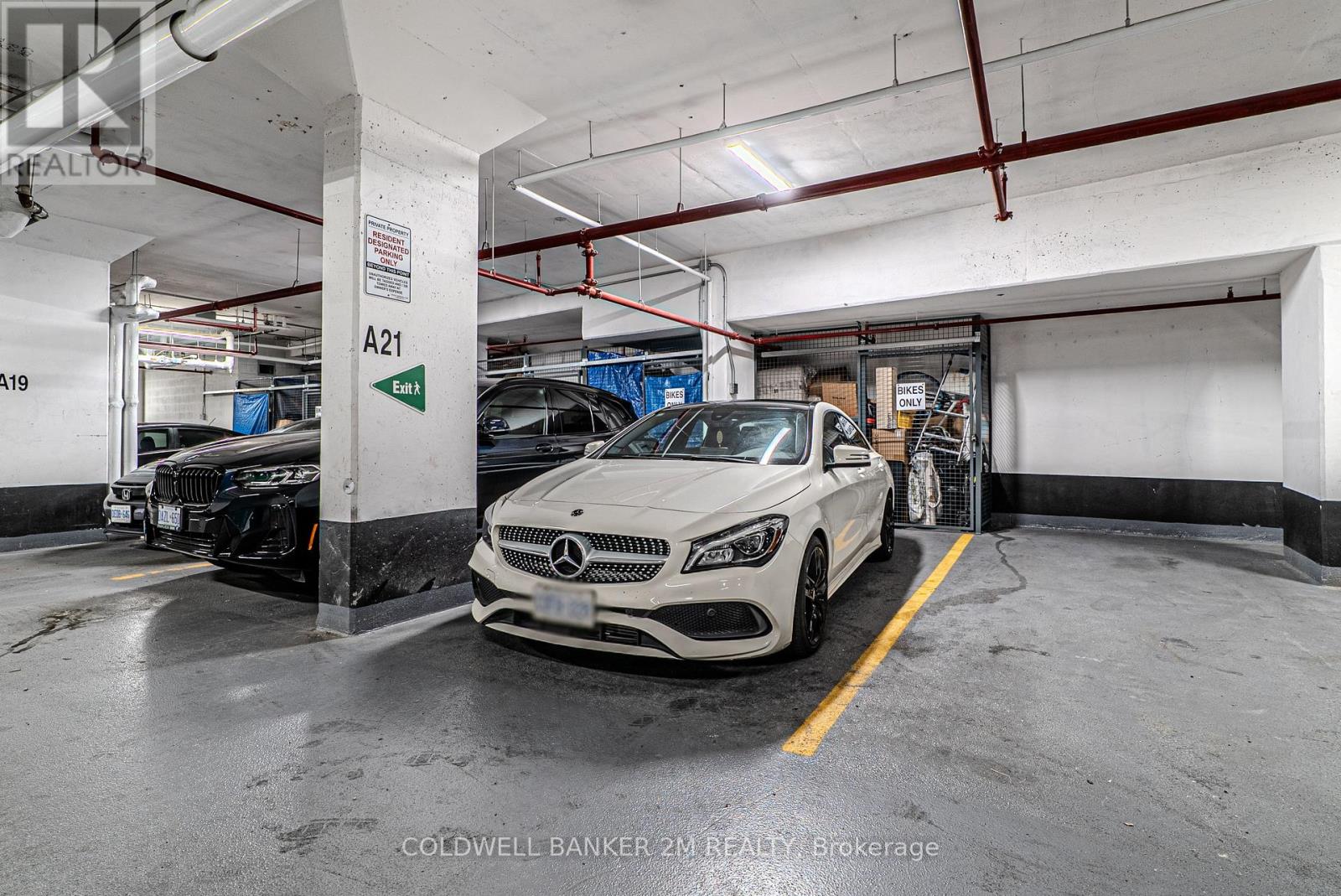 Photo 4 of 817 2433 Dufferin Street, Toronto ON