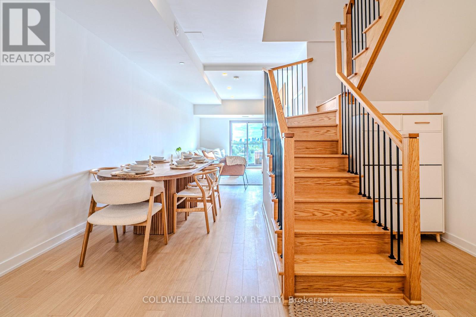 Photo 9 of 817 2433 Dufferin Street, Toronto ON