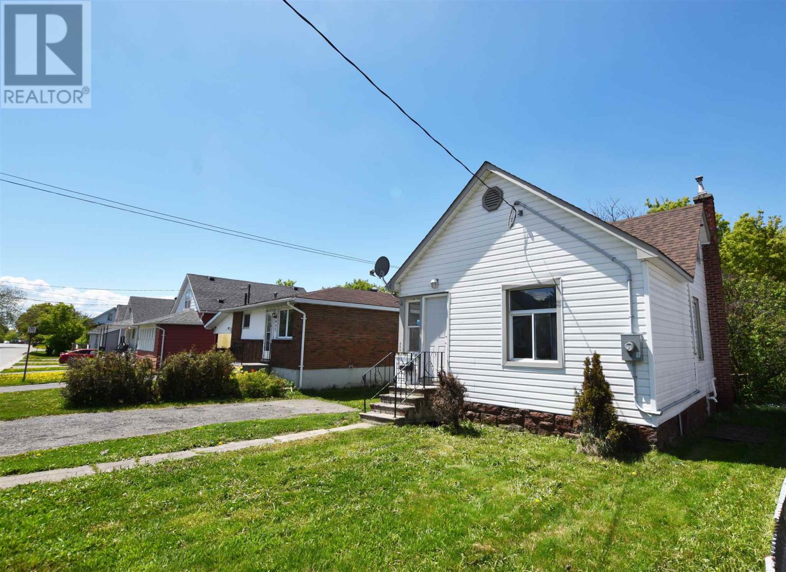 Photo 2 of 499 Bush St, Sault Ste Marie ON