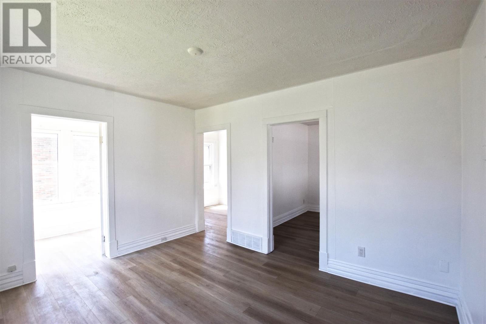 Photo 11 of 499 Bush St, Sault Ste Marie ON