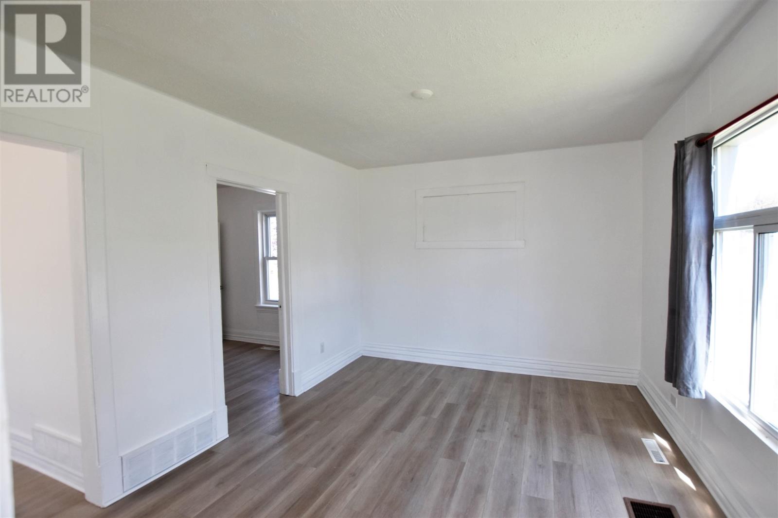 Photo 10 of 499 Bush St, Sault Ste Marie ON