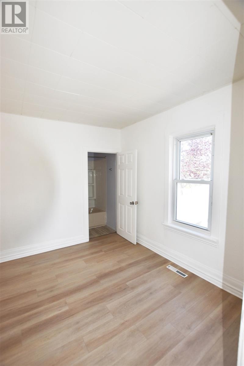 Photo 17 of 499 Bush St, Sault Ste Marie ON