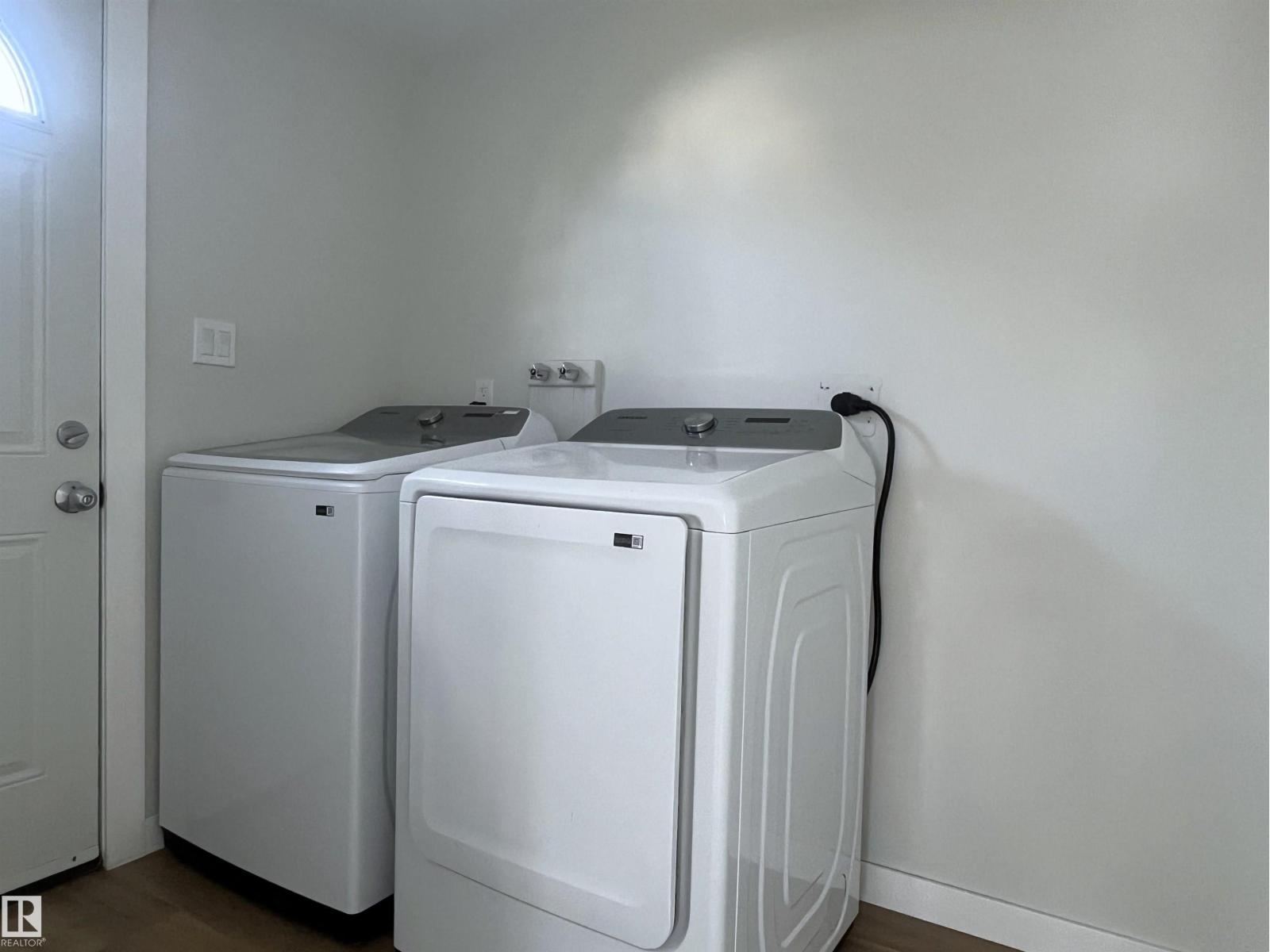 Photo 16 of 16307 112 St Nw, Edmonton AB