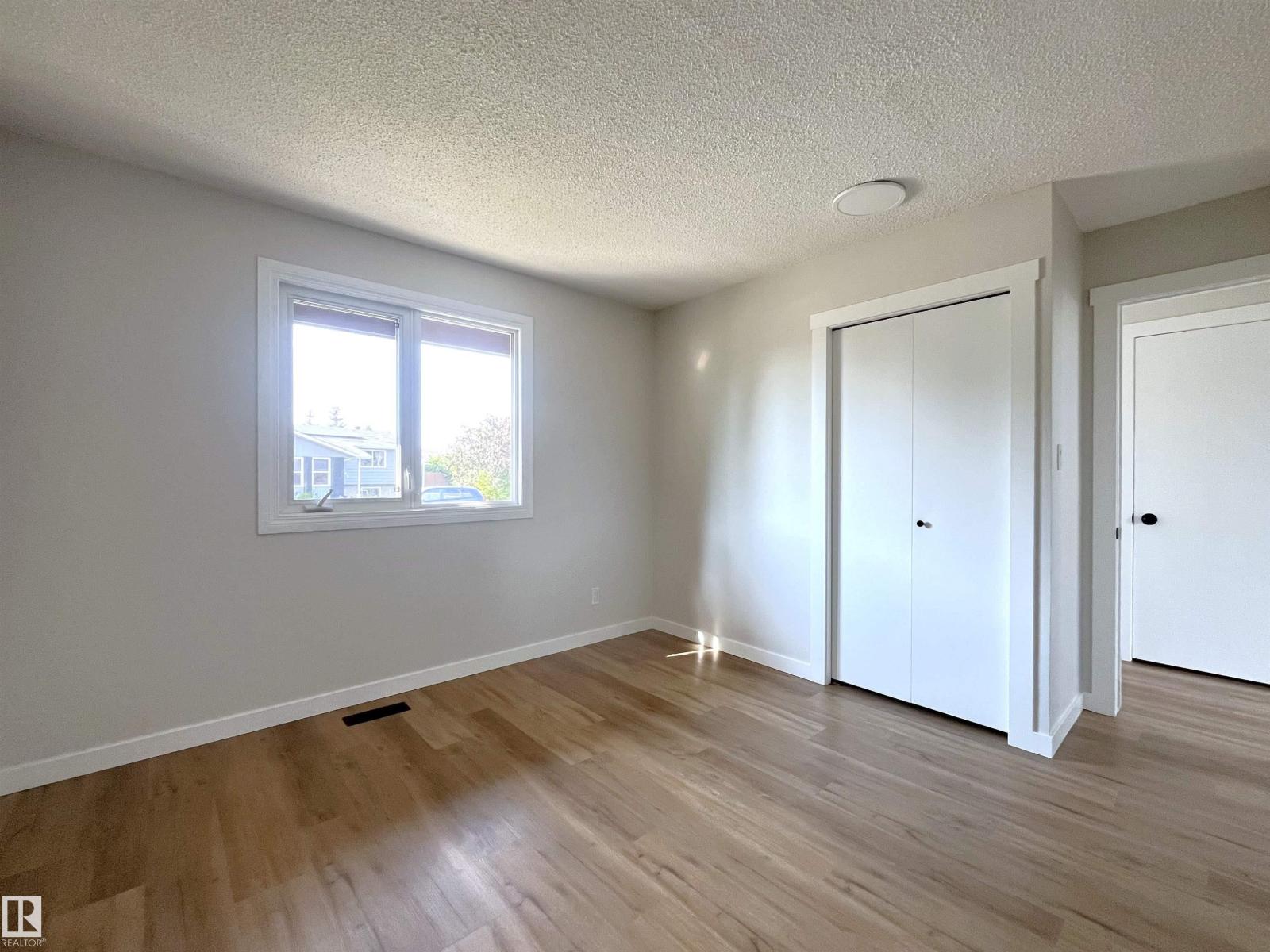 Photo 15 of 16307 112 St Nw, Edmonton AB