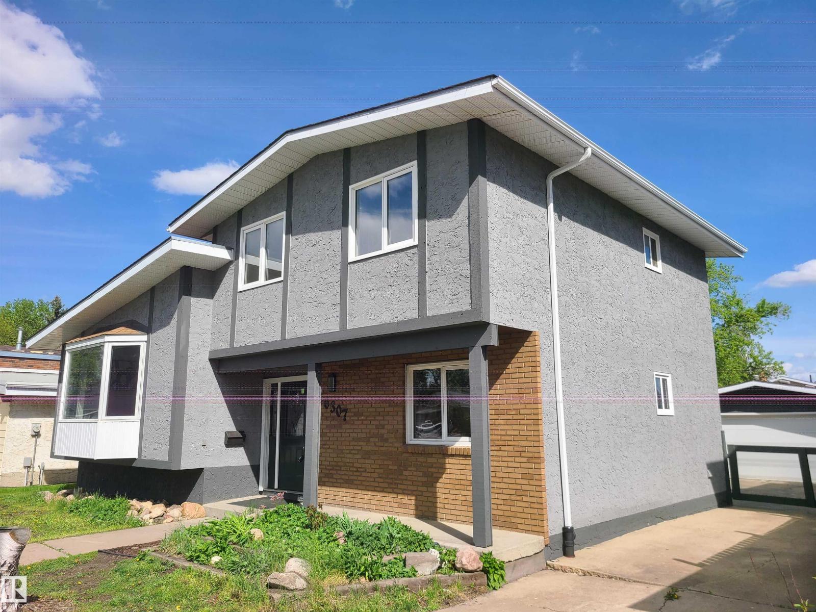 Photo 27 of 16307 112 St Nw, Edmonton AB