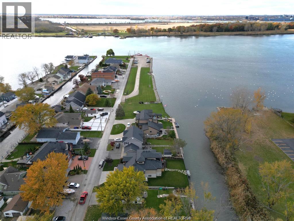 Photo 28 of 51 Senator Street, Lasalle ON
