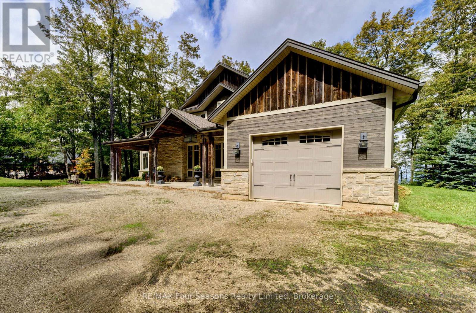 Photo 4 of 177 Osprey Heights, Grey Highlands ON
