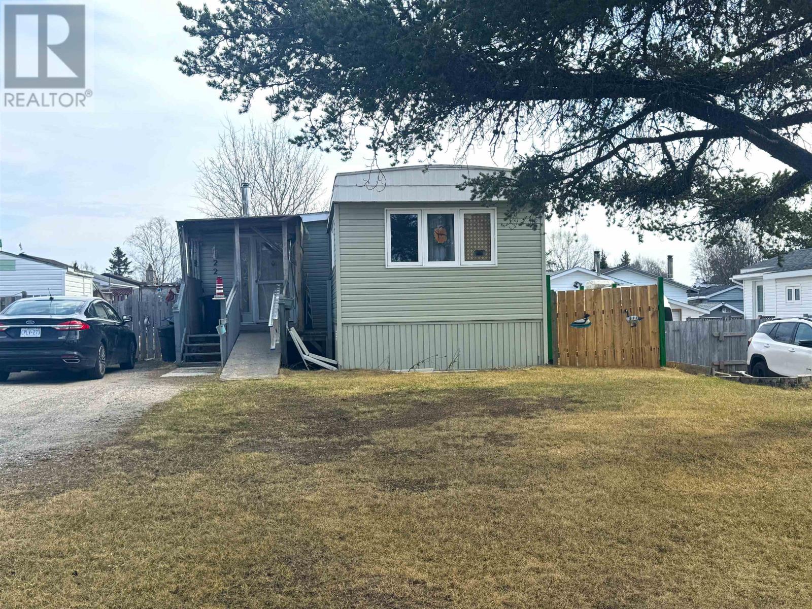Photo 1 of 22 Jackson Cres, Marathon ON