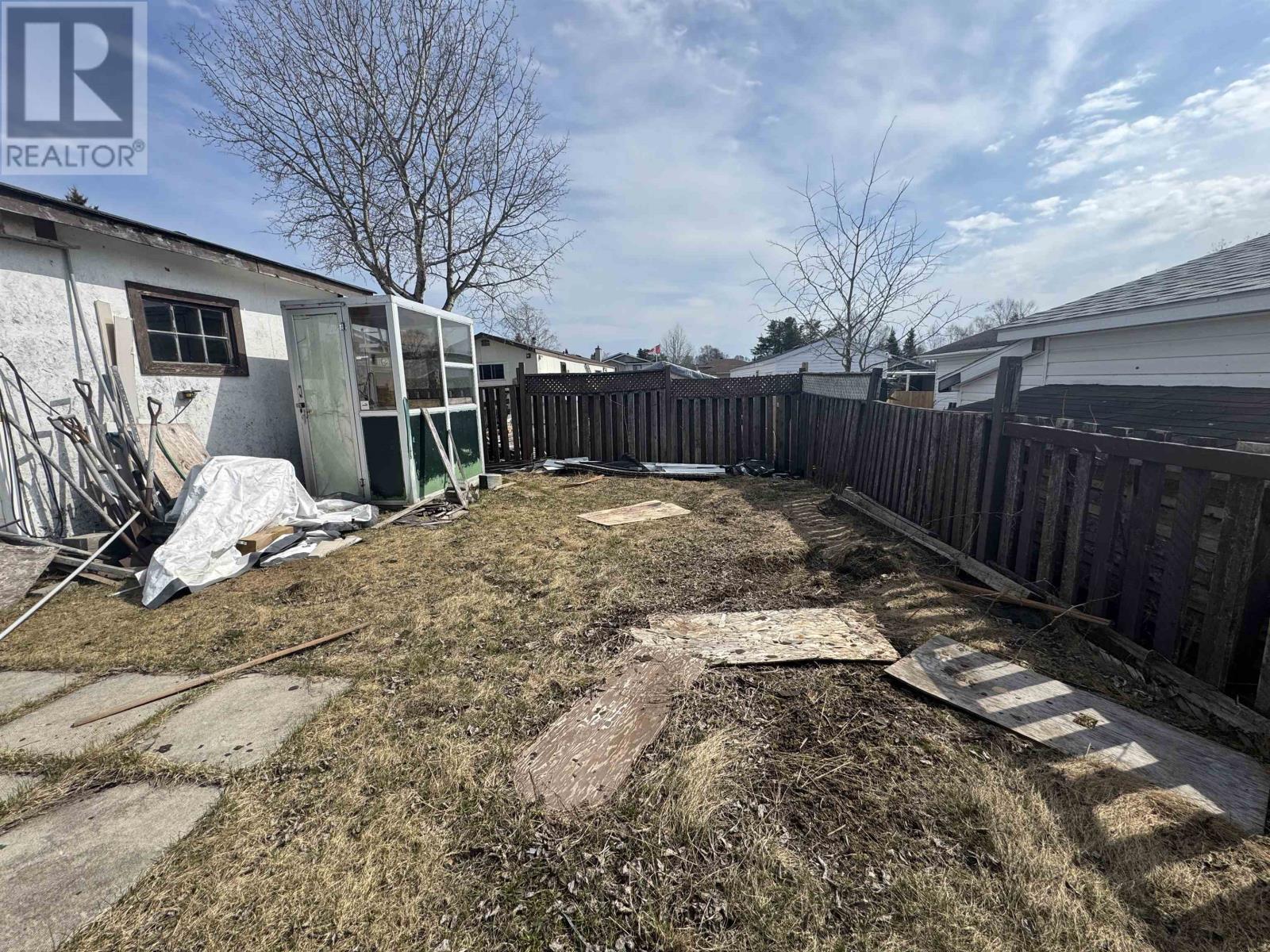 Photo 21 of 22 Jackson Cres, Marathon ON