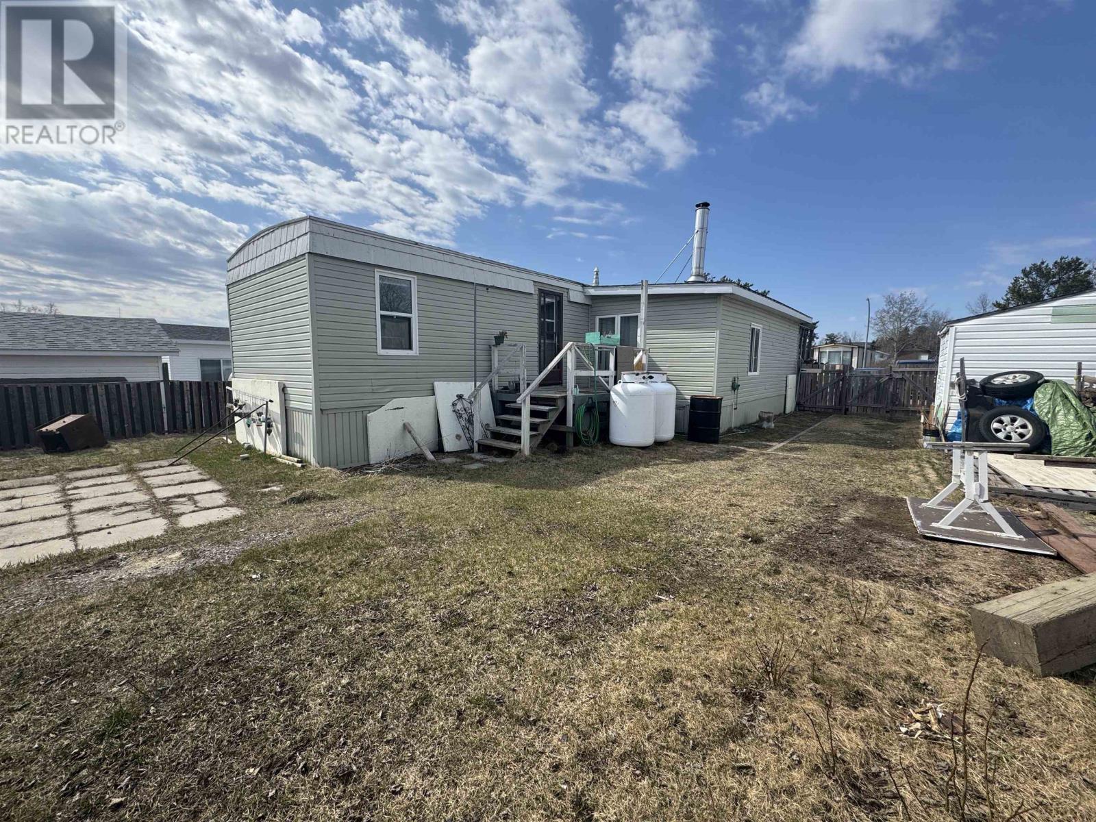 Photo 18 of 22 Jackson Cres, Marathon ON