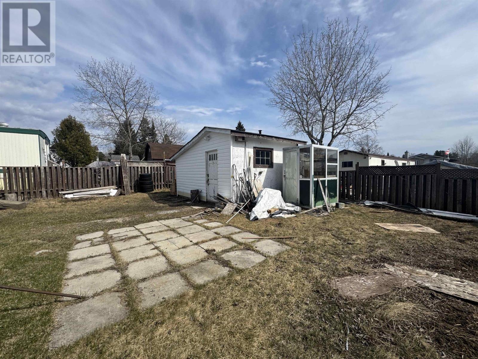 Photo 20 of 22 Jackson Cres, Marathon ON