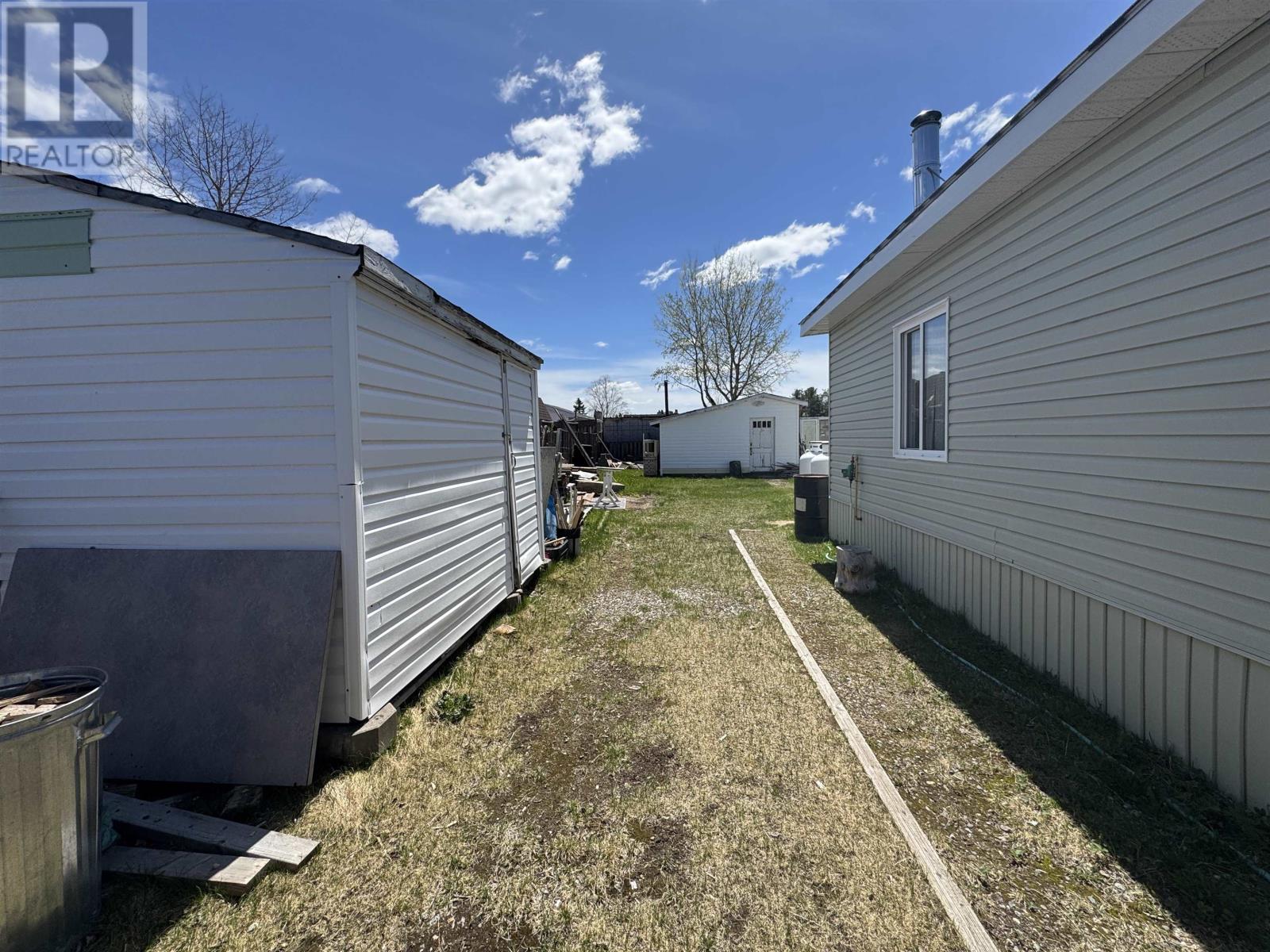 Photo 27 of 22 Jackson Cres, Marathon ON