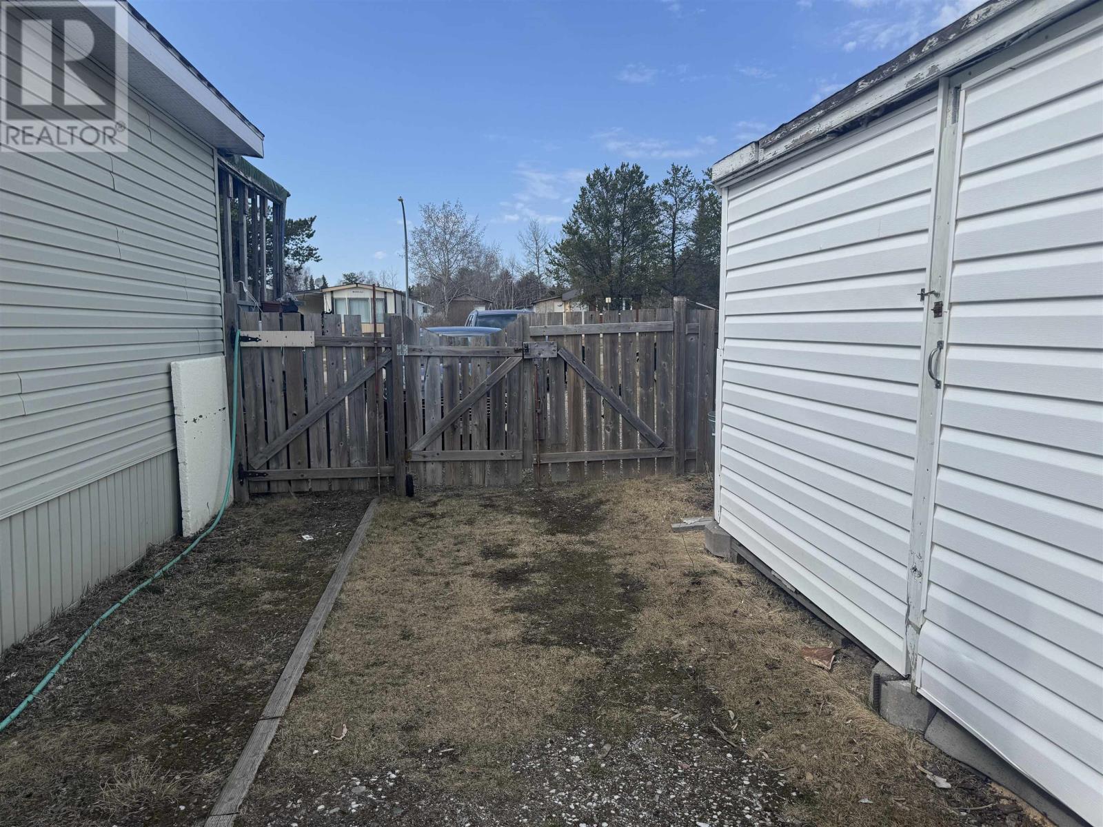 Photo 28 of 22 Jackson Cres, Marathon ON