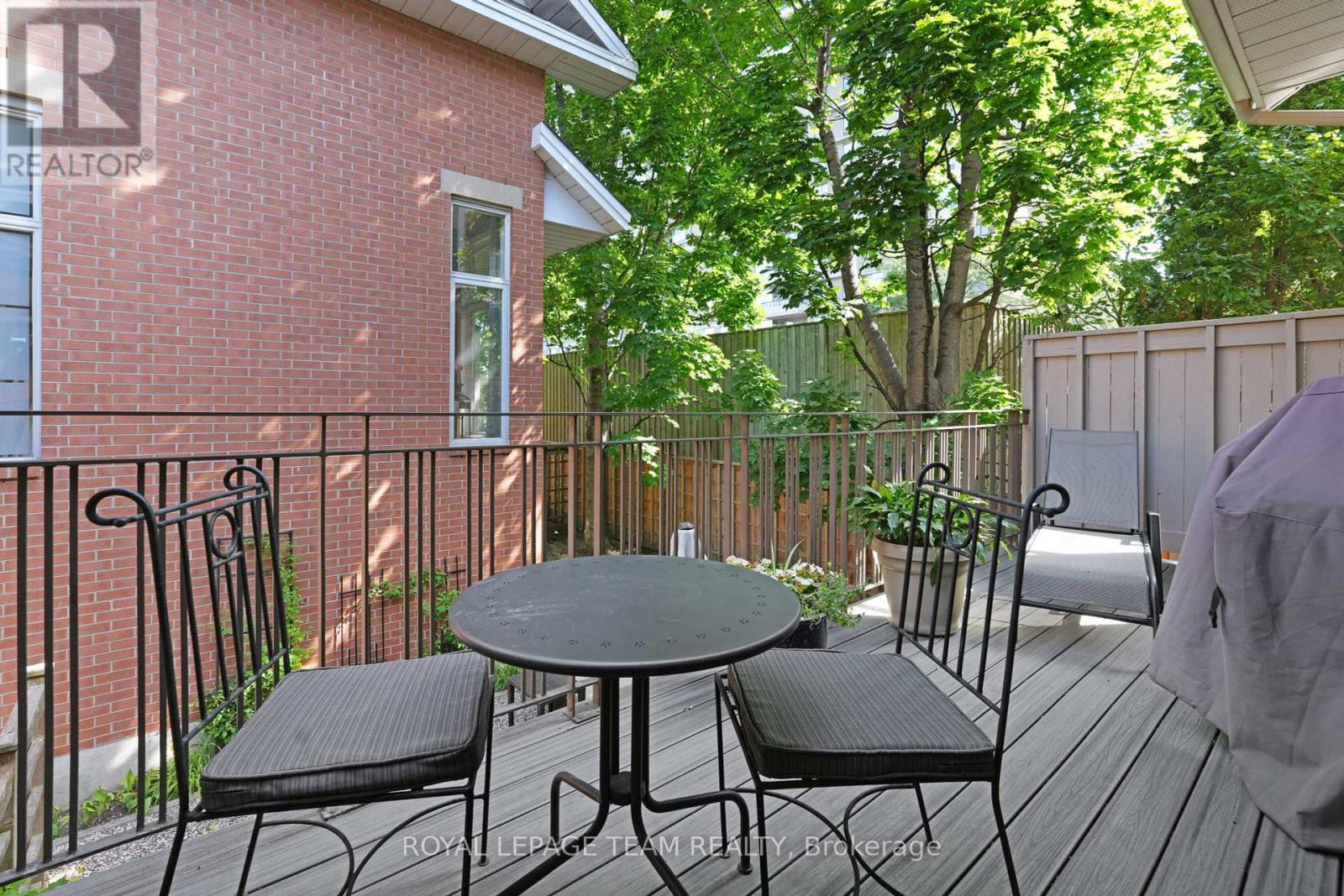 Photo 11 of 201 Clearview Avenue, Ottawa ON