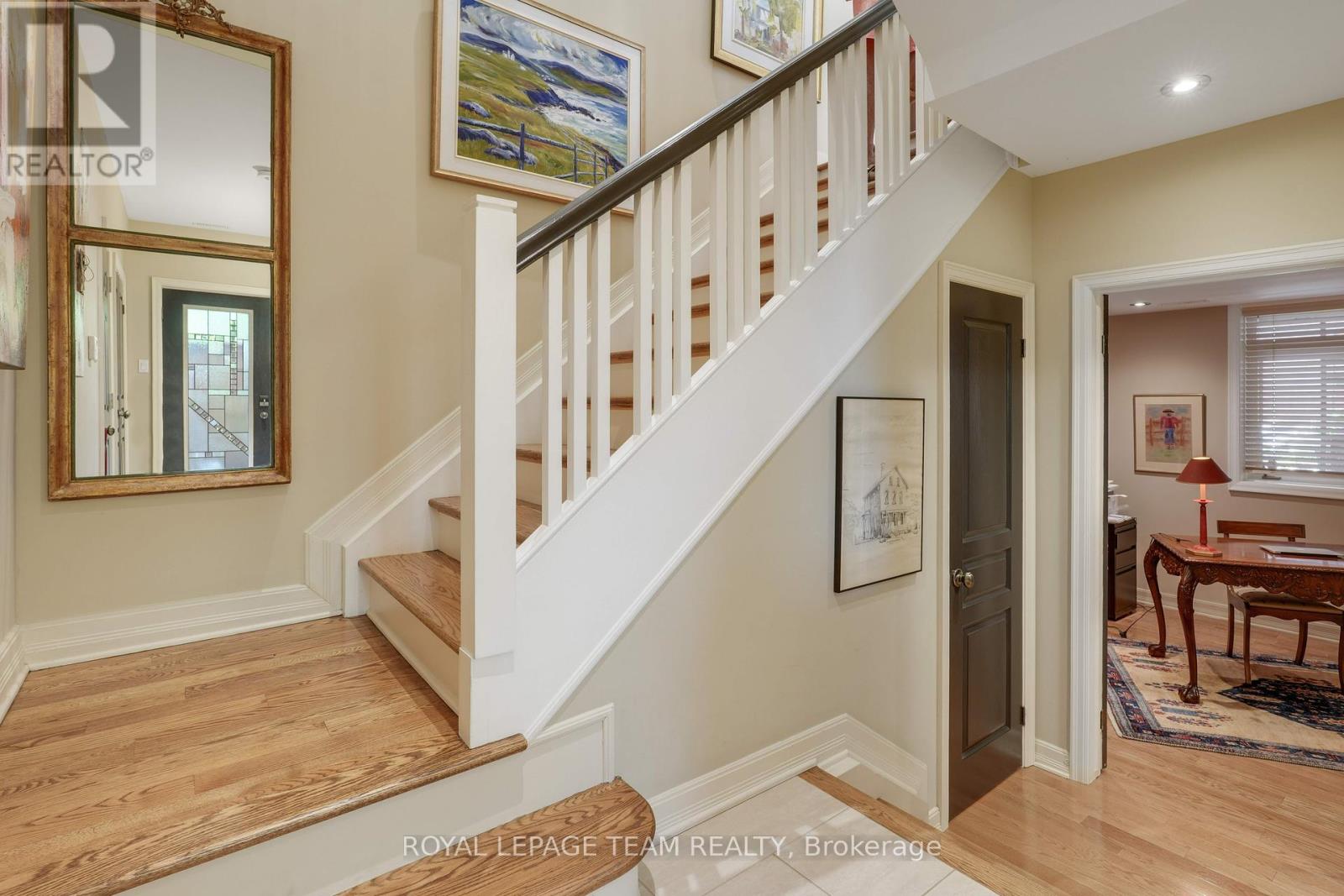 Photo 3 of 201 Clearview Avenue, Ottawa ON