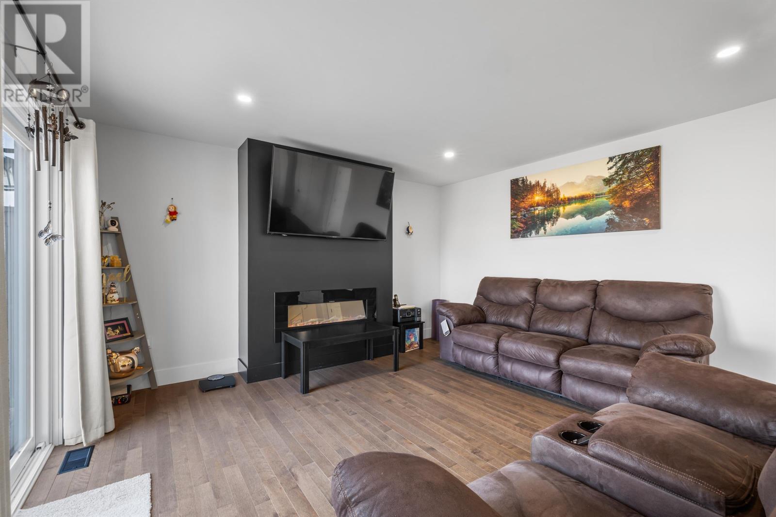 35 East Royalty Road - 23