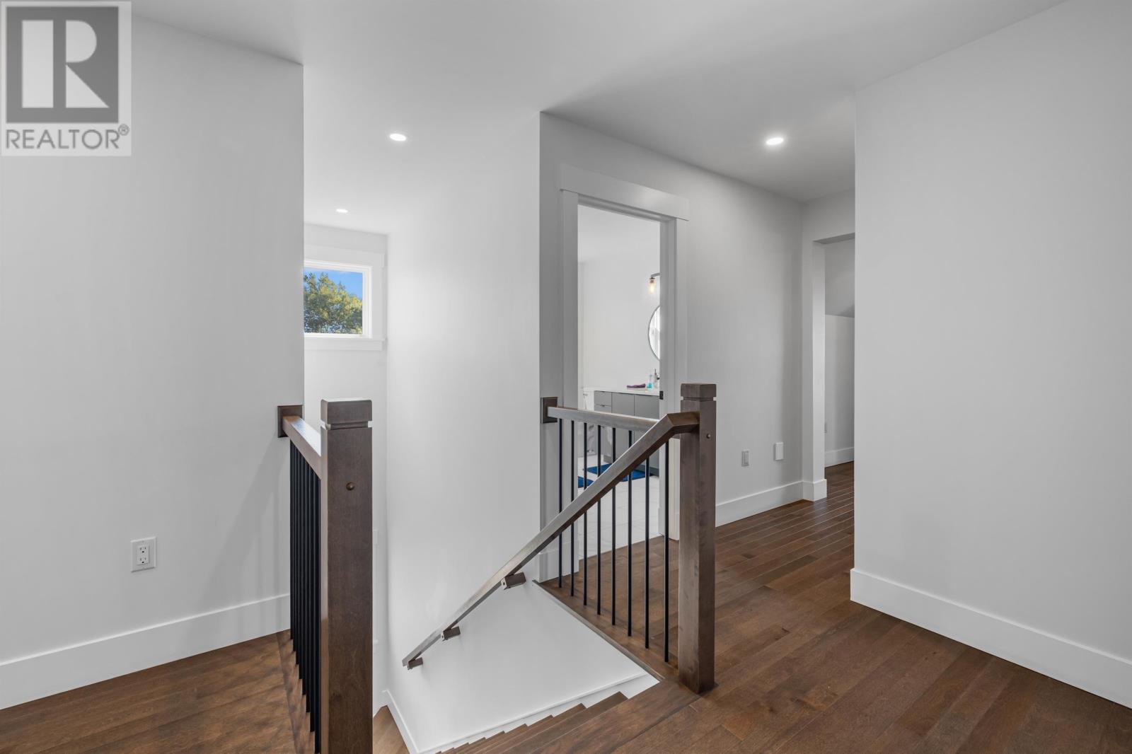 35 East Royalty Road - 38