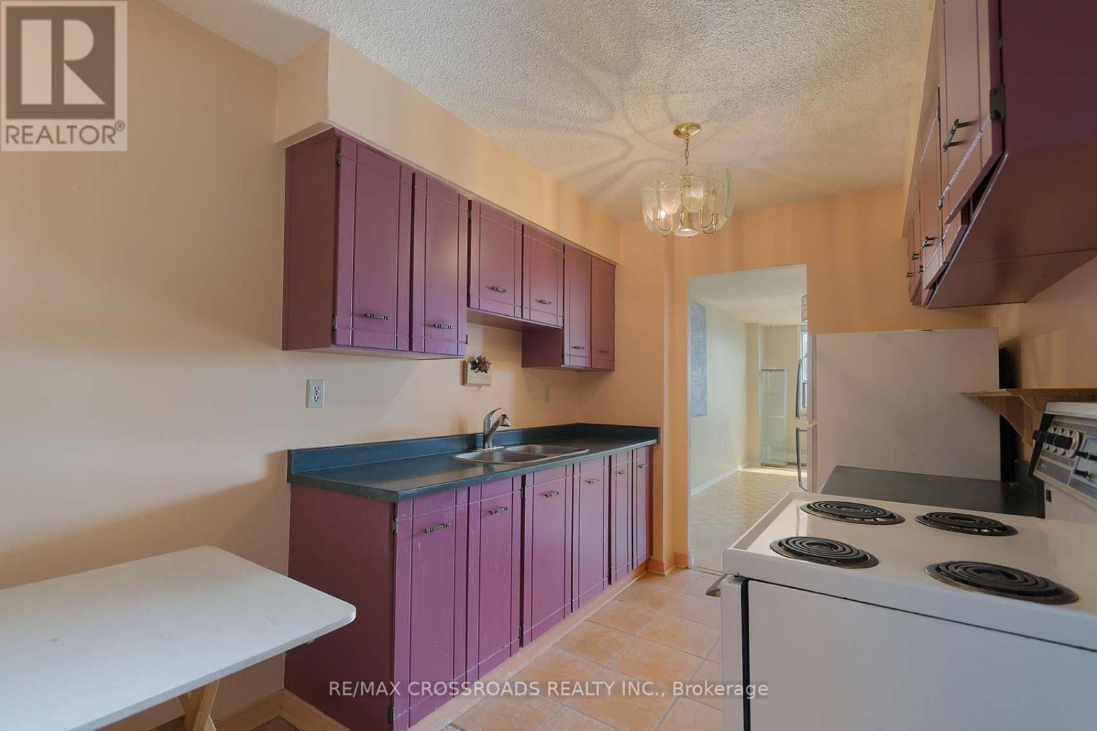 Photo 18 of 210 25 Sunrise Avenue, Toronto ON