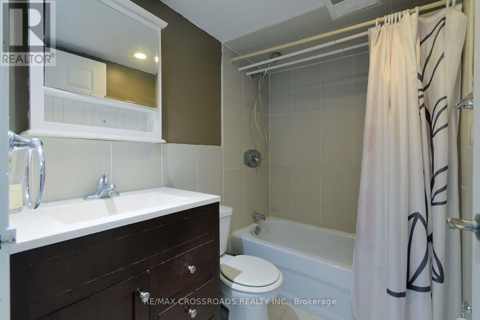 Photo 26 of 210 25 Sunrise Avenue, Toronto ON