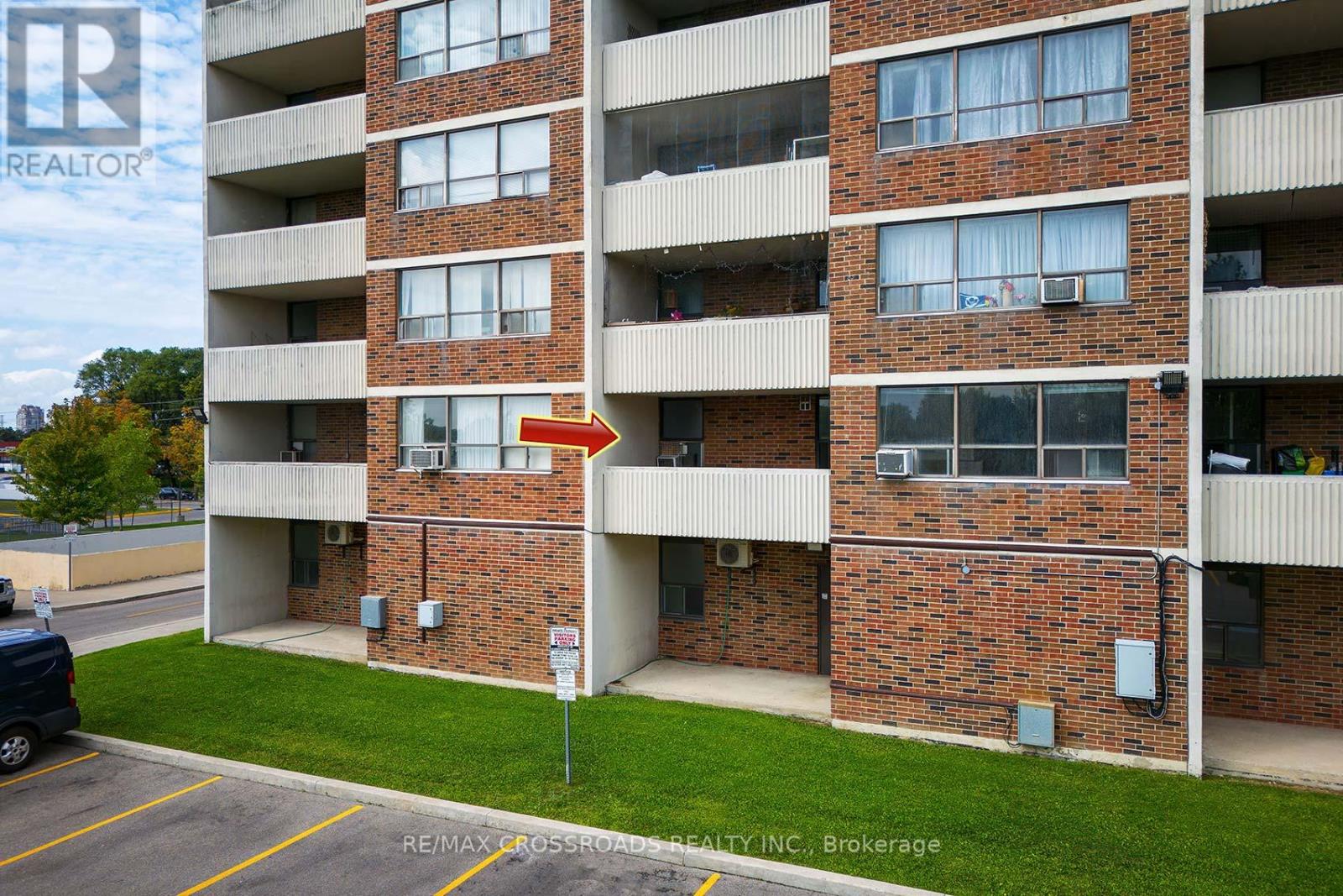 Photo 16 of 210 25 Sunrise Avenue, Toronto ON