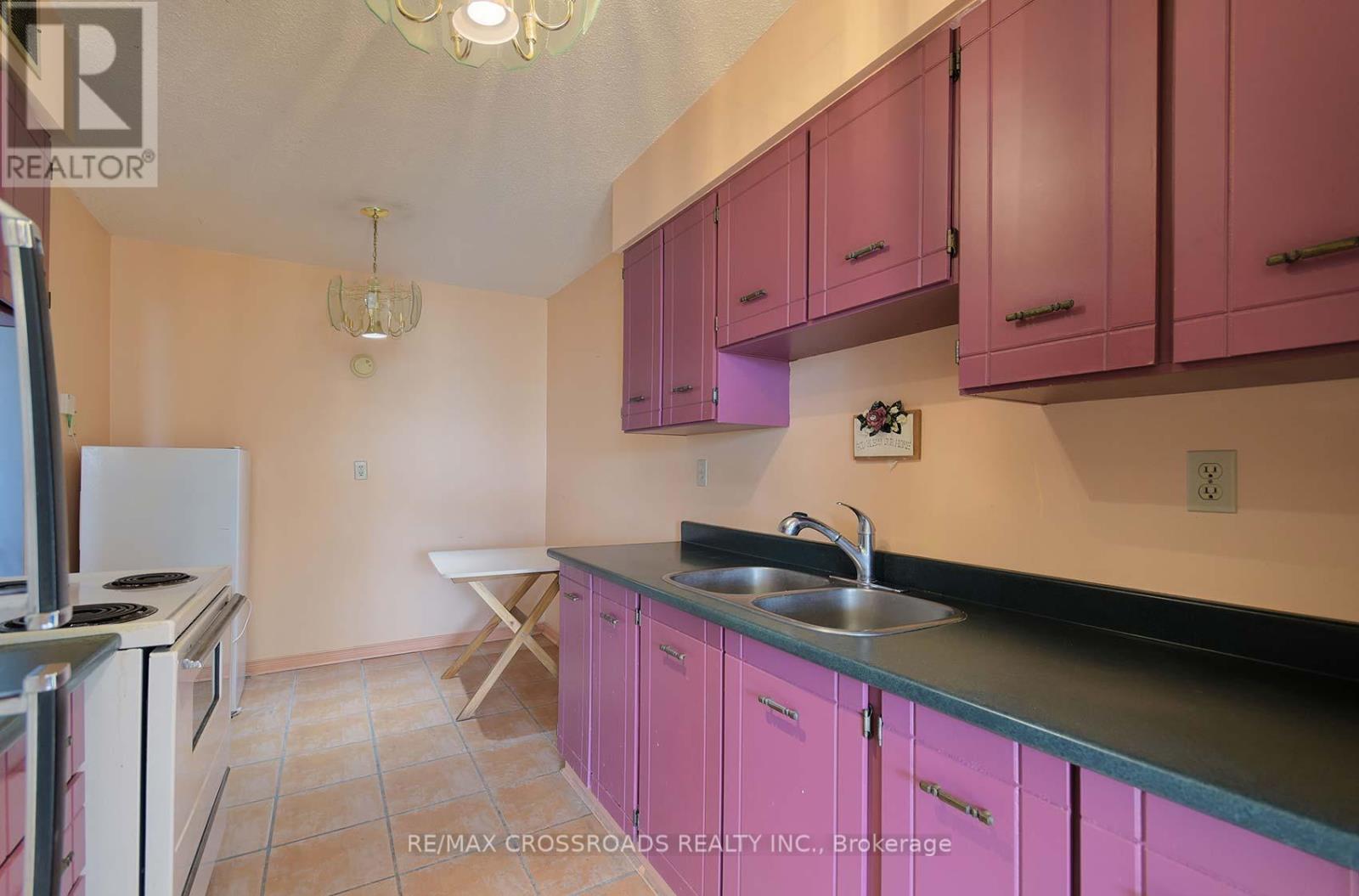 Photo 19 of 210 25 Sunrise Avenue, Toronto ON