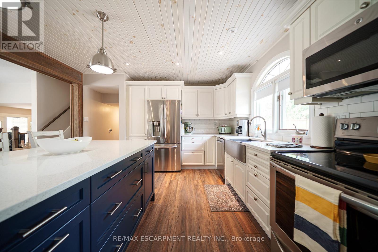 Photo 11 of 41 Westbrier Knoll, Brantford ON