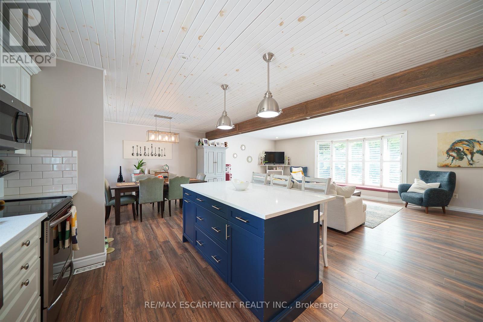 Photo 12 of 41 Westbrier Knoll, Brantford ON
