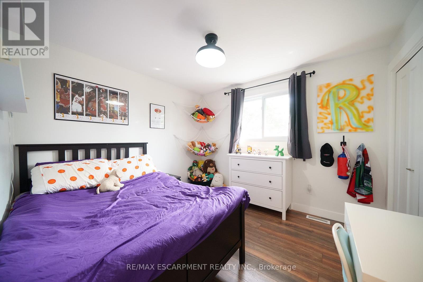 Photo 16 of 41 Westbrier Knoll, Brantford ON