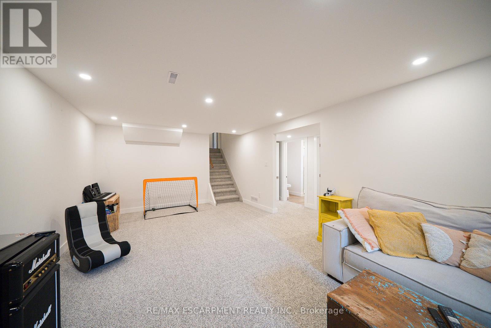 Photo 27 of 41 Westbrier Knoll, Brantford ON